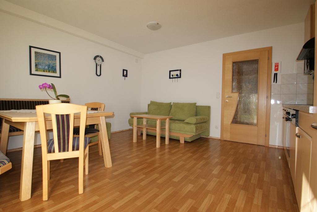 Apart Nicole Apartment See Luaran gambar
