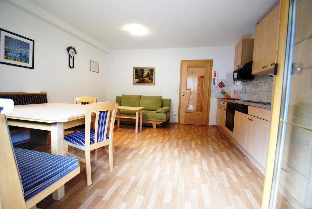 Apart Nicole Apartment See Luaran gambar