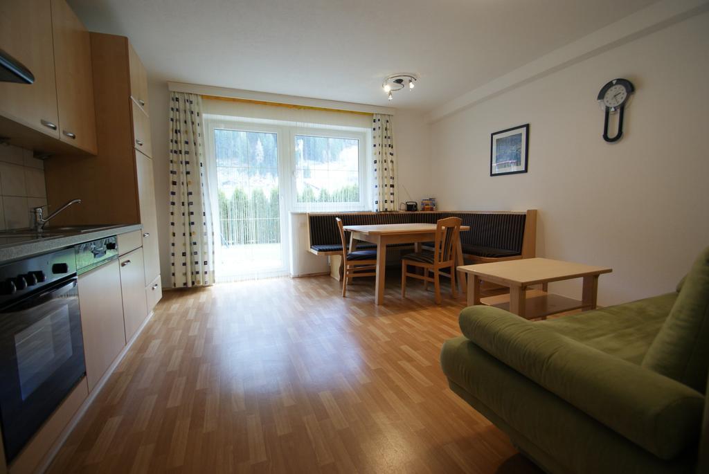 Apart Nicole Apartment See Luaran gambar