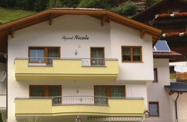 Apart Nicole Apartment See Bilik gambar